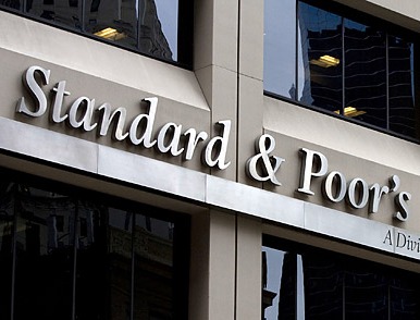 S&P tiếp tục hạ mức tín dụng của Ukraine ảnh 1